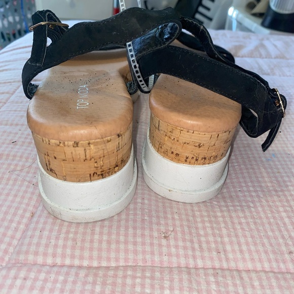 Elegant Black Sandals with Cork Wedge - Picture 3 of 3